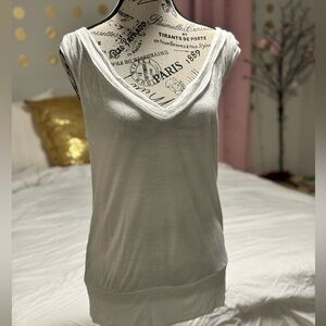 Banana Republic Ivory Sleeveless V-Neck Top | Size M | Soft Knit Tank